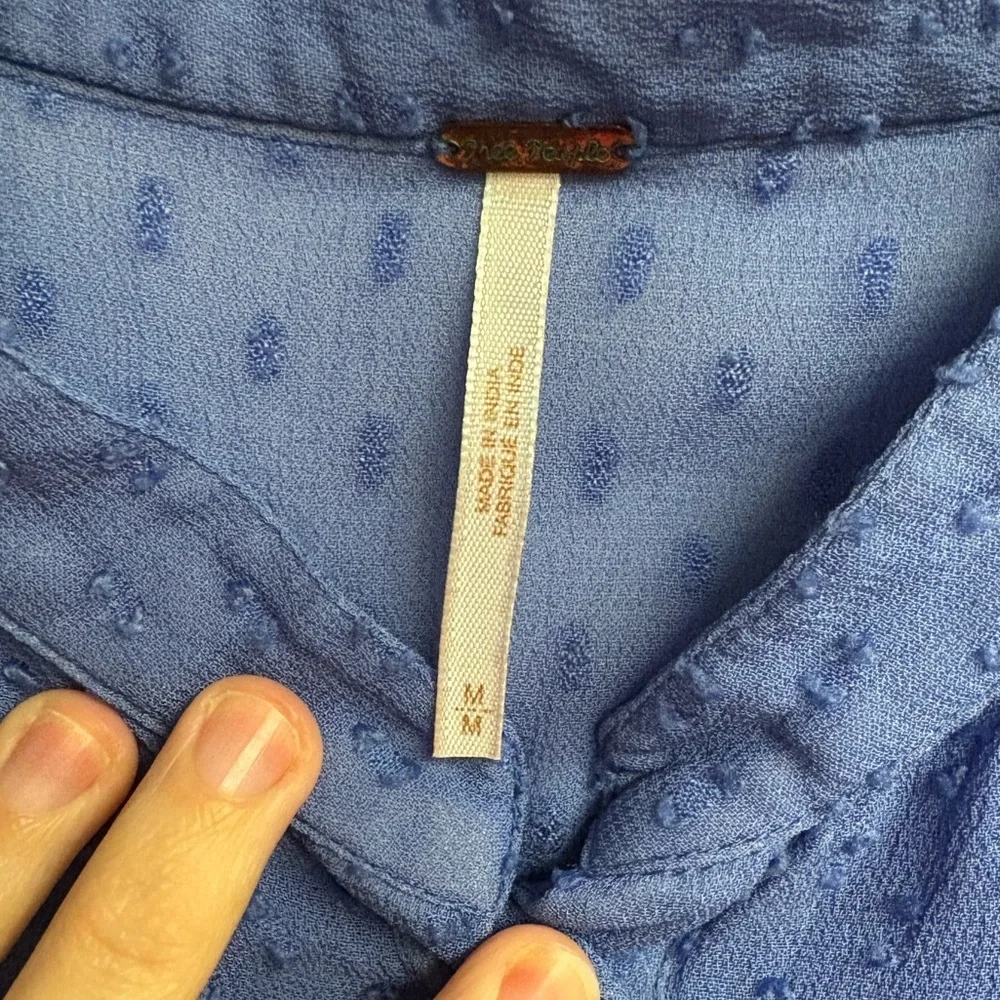 Free People 100% Viscose Blue Blouse W/ Texture And Smocking Size Medium